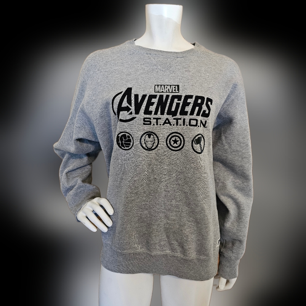 💙 12. Roots x Marvel Avengers Sweater